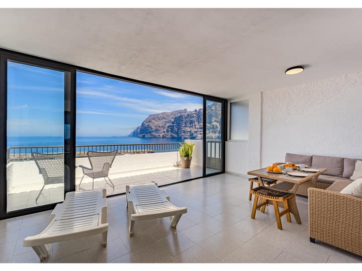 Sliding doors open to the terrace